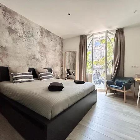 Daire Tour D'auvergne - En Plein Centre Ville, Proche De La Cathedrale Et De La Place De Jaude *