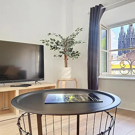 Tour D'auvergne - En Plein Centre Ville, Proche De La Cathedrale Et De La Place De Jaude * Clermont-Ferrand