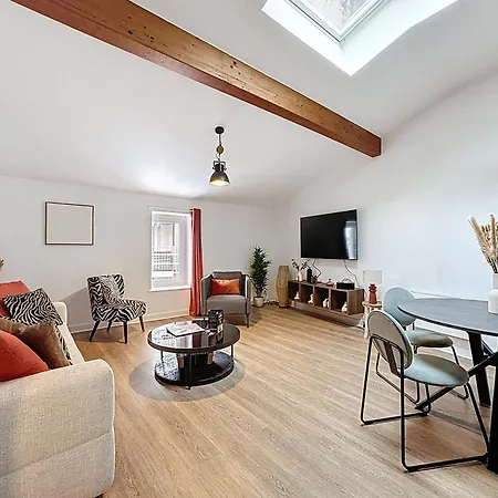 Tour D'auvergne: Near Cathedral And Place De Jaude *