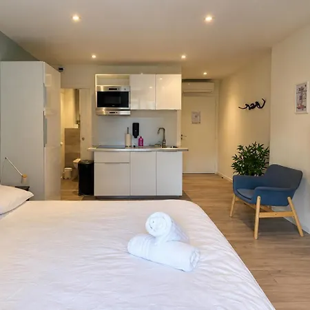 Tour D'auvergne - En Plein Centre Ville, Proche De La Cathédrale Et De La Place De Jaude Clermont-Ferrand
