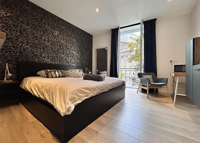 Tour D'auvergne: Near Cathedral And Place De Jaude * Clermont-Ferrand