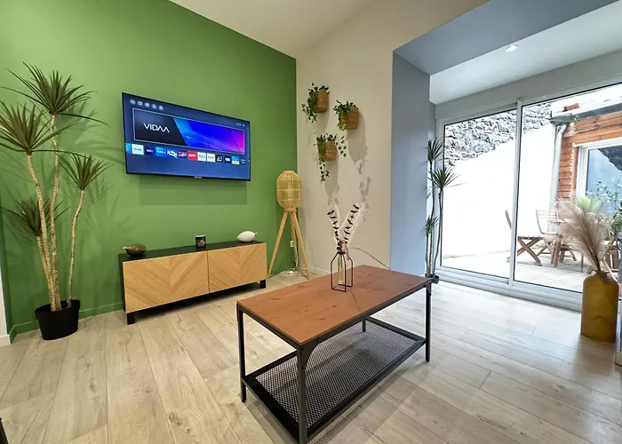 Apartment Tour D'auvergne: Near Cathedral And Place De Jaude