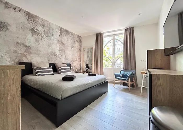 Tour D'auvergne: Near Cathedral And Place De Jaude Apartment *