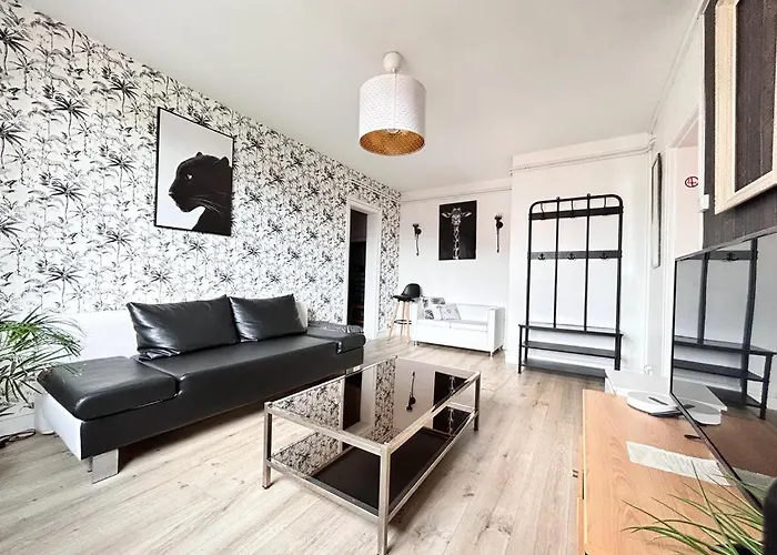 Tour D'auvergne: Near Cathedral And Place De Jaude * Clermont-Ferrand