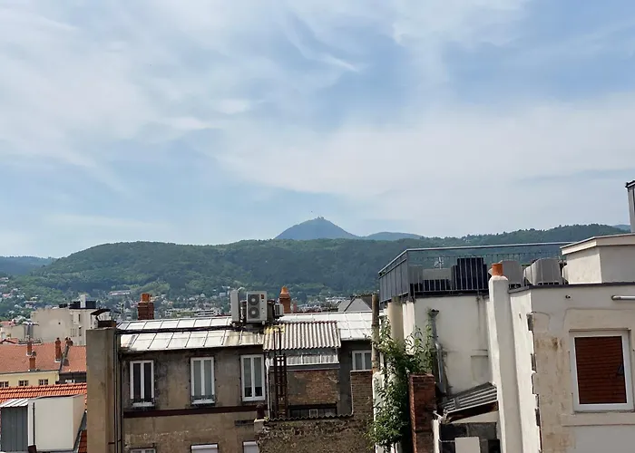 Tour D'auvergne: Near Cathedral And Place De Jaude *
